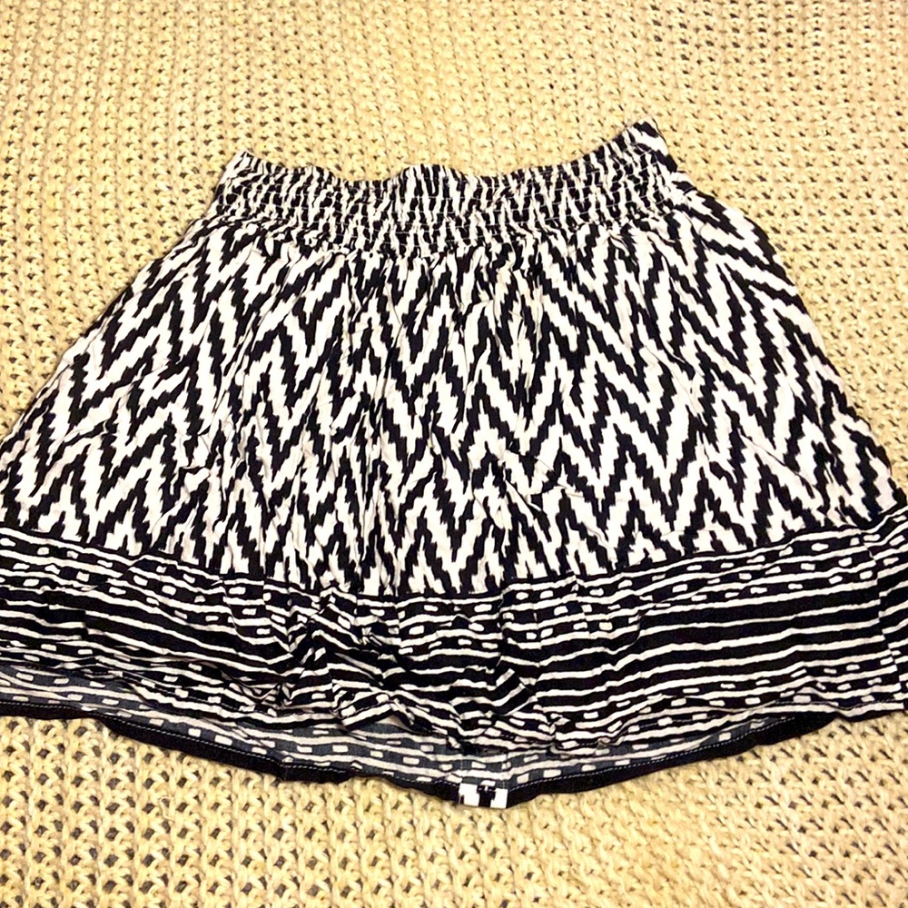 Charlotte Russe Skirt - Picture 2 of 2
